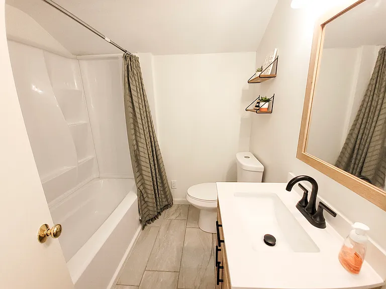 517 E McGee St — Photo 13