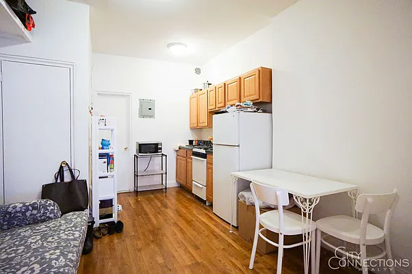 Rented by City Connections Realty | media 25