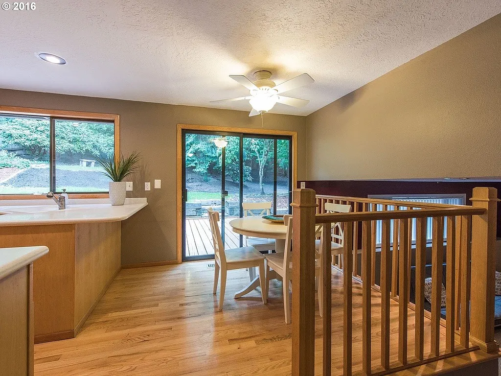 7140 SW Lola Ln photo 1