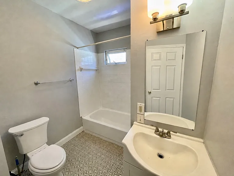 32 Gilmore St #201 — Photo 24