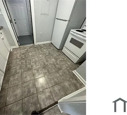 1359 W 20th St — Photo 10