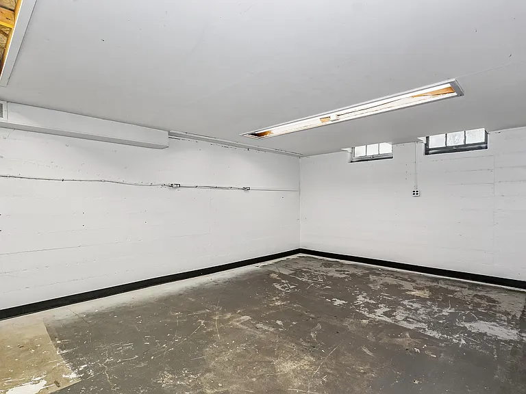 633 N Clayton Ave — Photo 13