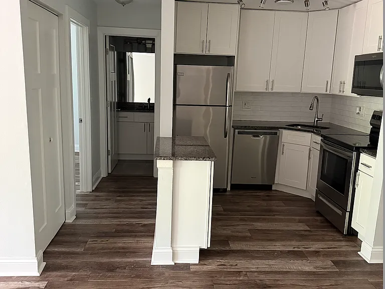 403 Dorchester Ct #109 — Photo 8
