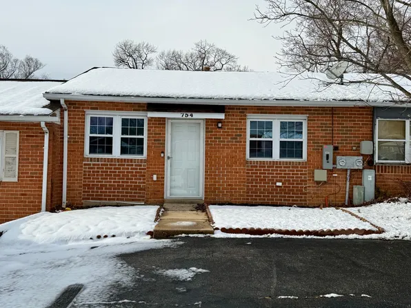 754 Red Clay Dr, Bear, DE 19701