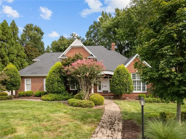 509 Fieldstone Dr, Burlington, NC 27215