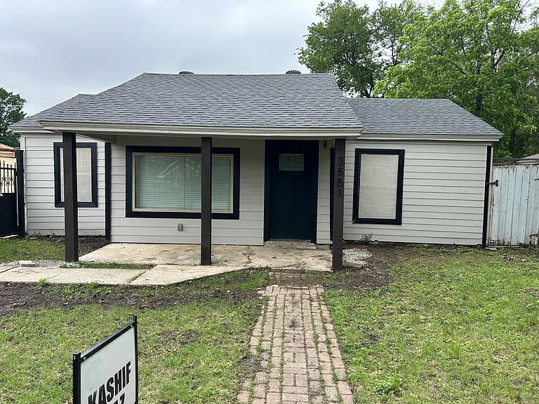 3551 Cortez Dr — Photo 2