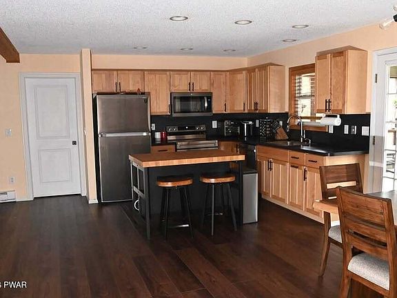 3rd image of 144 Eisenhower Dr