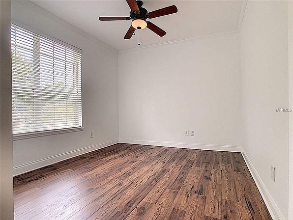 4th image of 312 E Vanderbilt St Unit 312