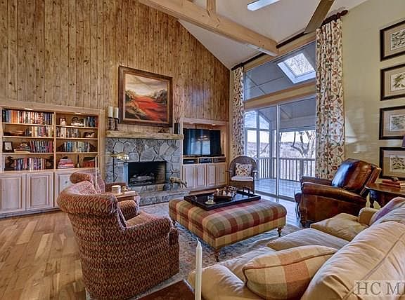 3rd image of 155 Rock Creek Dr
