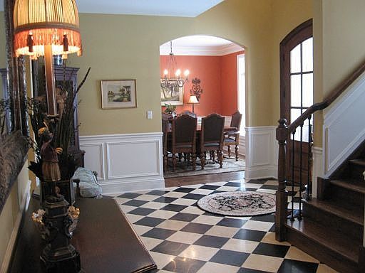 Grand 2-Story Foyer