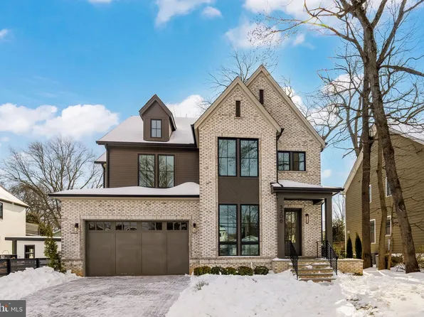 5206 12th St N, Arlington, VA 22205