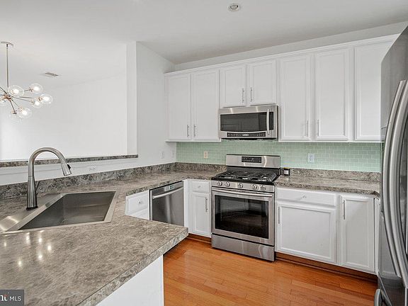 4th image of 132 Moore Dr