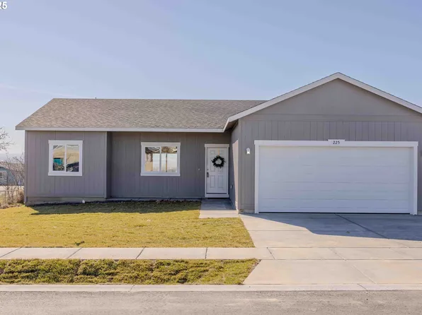 225 Rosalynn Dr, Stanfield, OR 97875