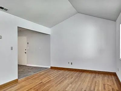 214 Sherland Ave — Photo 13