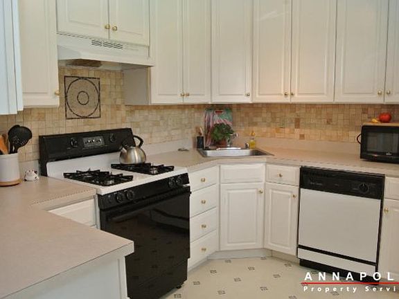 3rd image of 636 Oakland Hills Dr #A2