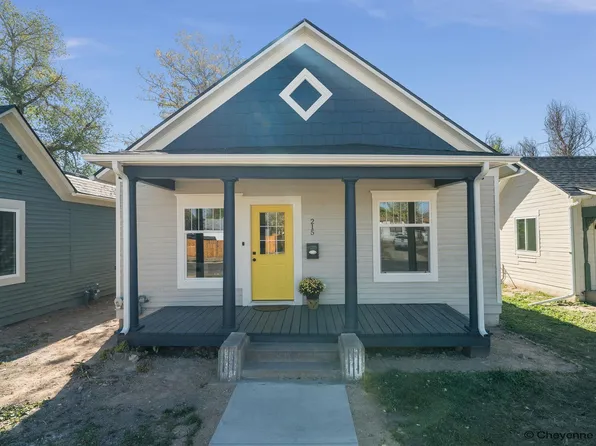 215 E 10th St, Cheyenne, WY 82007