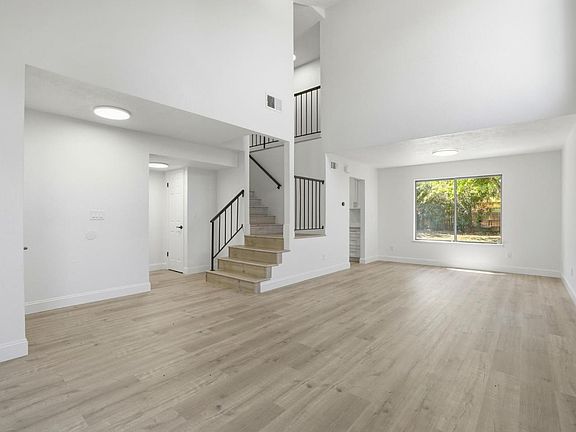 2nd image of 4368 Via Dora Dr