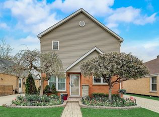 4045 Ruby St, Schiller Park, IL 60176