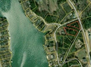 405 Robin Way, Tamassee, SC 29686