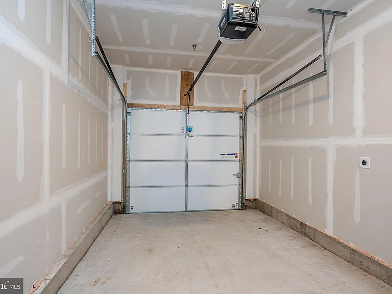 507 Reading Ct — Photo 29