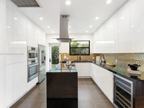 4230 Royal Palm Ave, Miami Beach, FL 33140