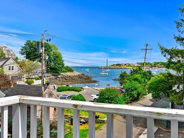 10 Fort Beach Ln, Marblehead, MA 01945