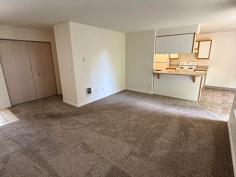 Autumn Park Apartments — Photo 7