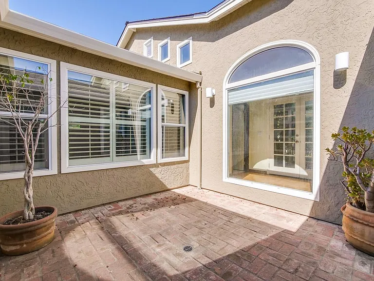 579 Crawford Dr — Photo 9