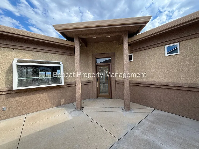 963 Ranchview Cir — Photo 11
