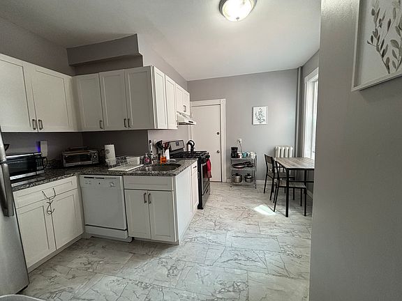 2nd image of 46 Orkney Rd APT 1