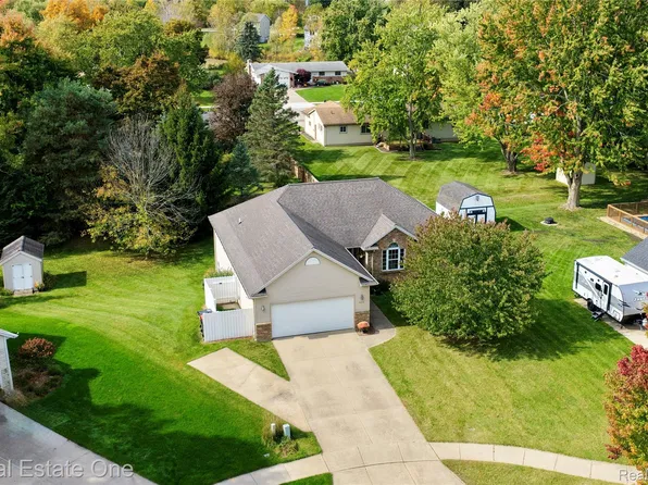 931 Sunset Hills Ave NW, Grand Rapids, MI 49534
