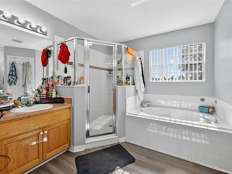 1202 Cumbrian Lakes Ct — Photo 20