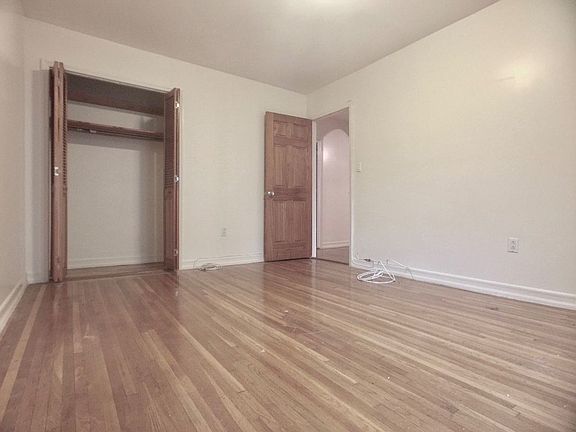 5th image of 183 Pinehurst Ave APT 22