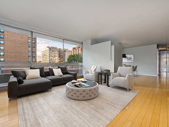 5th image of 320 W Oakdale Ave APT 603