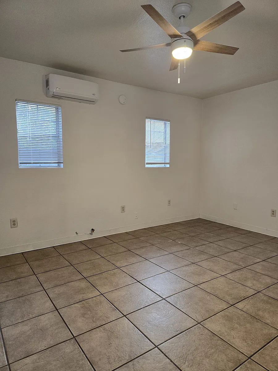 Building Photo - 1442 Alamitos Ave #C