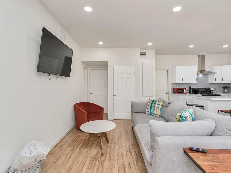 1812 Wheeler St — Photo 13