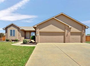 2024 E Clover Ct, Andover, KS 67002