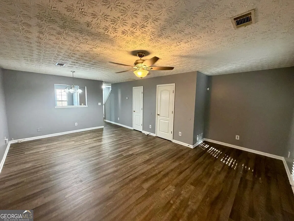 2 bed, 2.5 bath, 1206 sqft, $1,500 — Photo 2