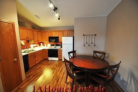 Eat in Kitchen