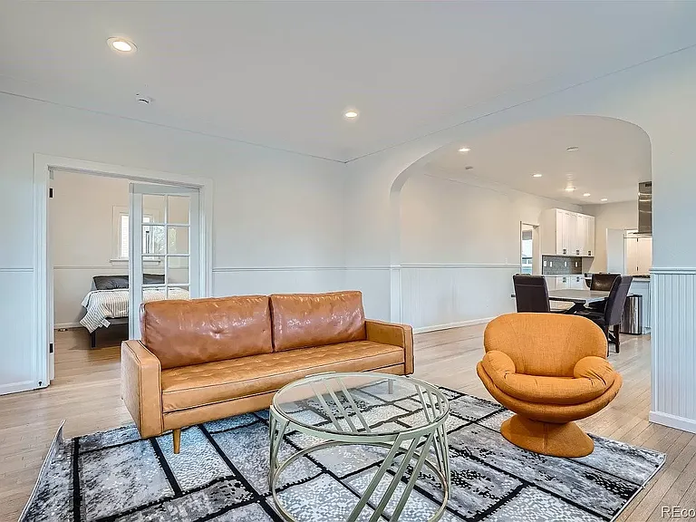 1400 Perry St — Photo 6