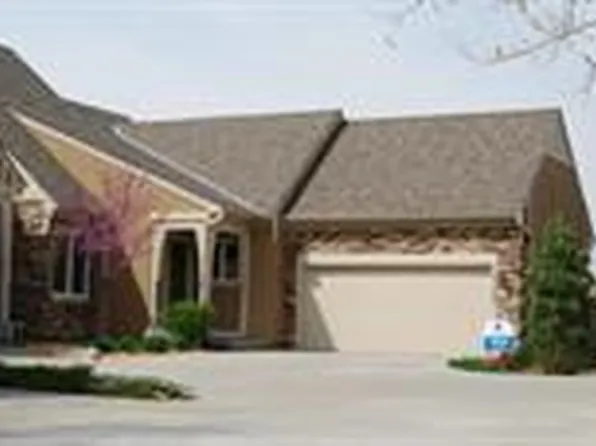 14120 S Summit St, Olathe, KS 66062