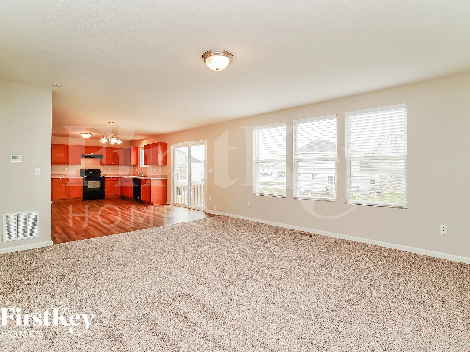 4 bed, 2.5 bath, 2060 sqft, $2,635 — Photo 3
