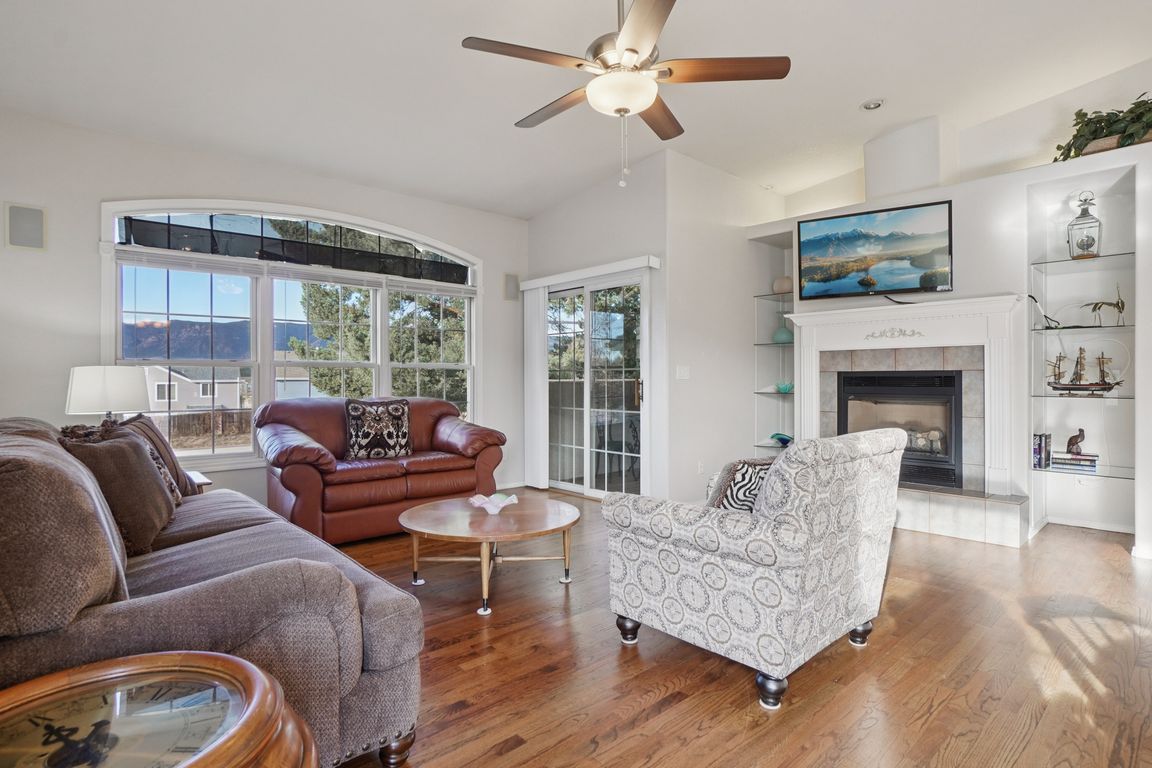 next background image