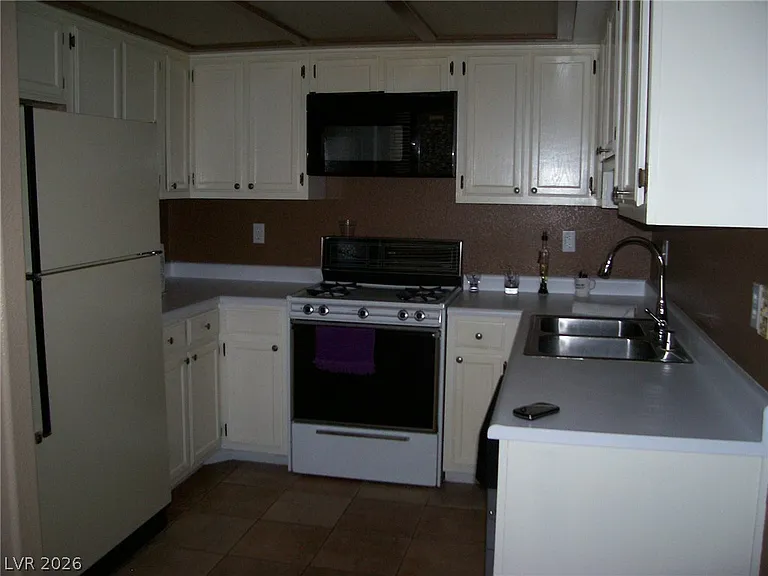 2204 Silver Pine Dr #0 — Photo 4