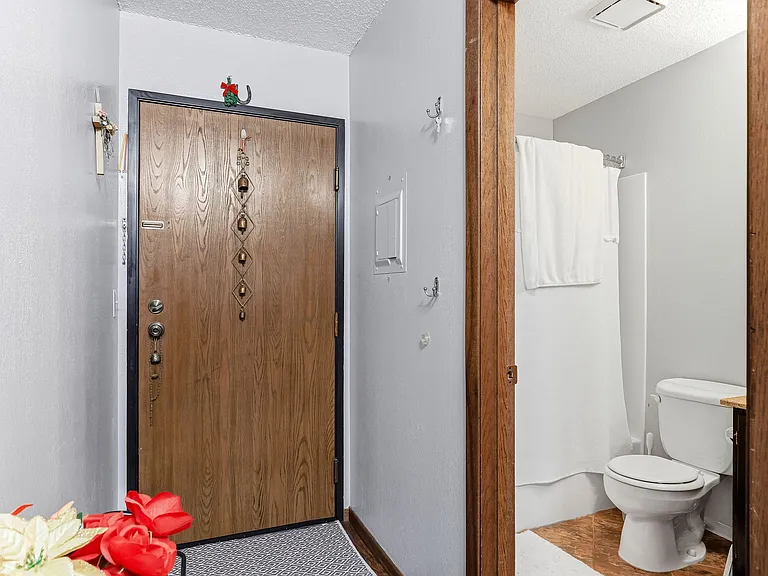 3850 Plymouth Blvd #323 — Photo 5