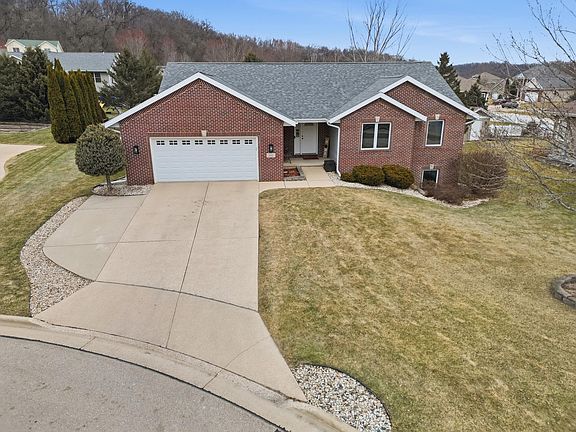 3rd image of 402 Saint Francis Ct