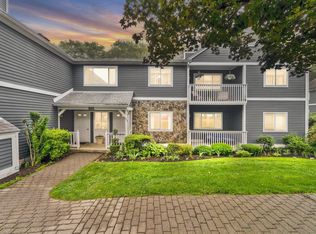 205 Windgate Cir #A, Monroe, CT 06468