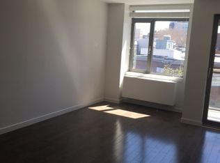 4472 11th St, Long Island City, NY 11101