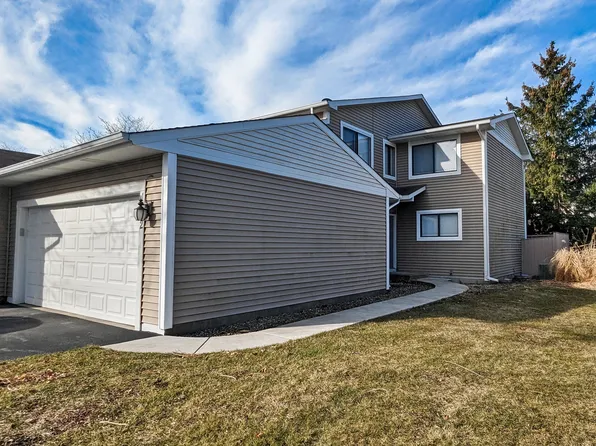 1032 Stockton Ct, Vernon Hills, IL 60061