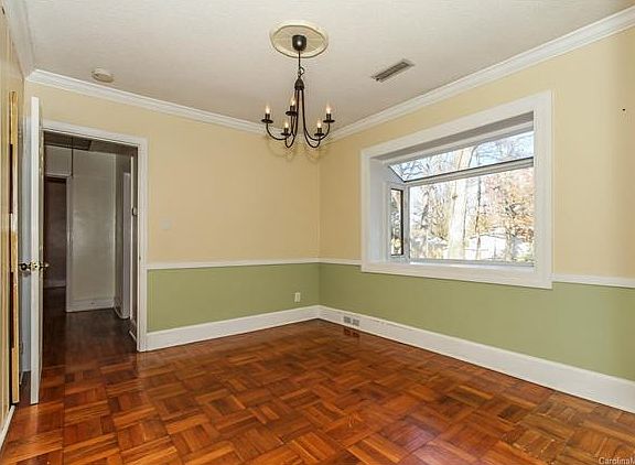 5th image of 5213 Pine Dr